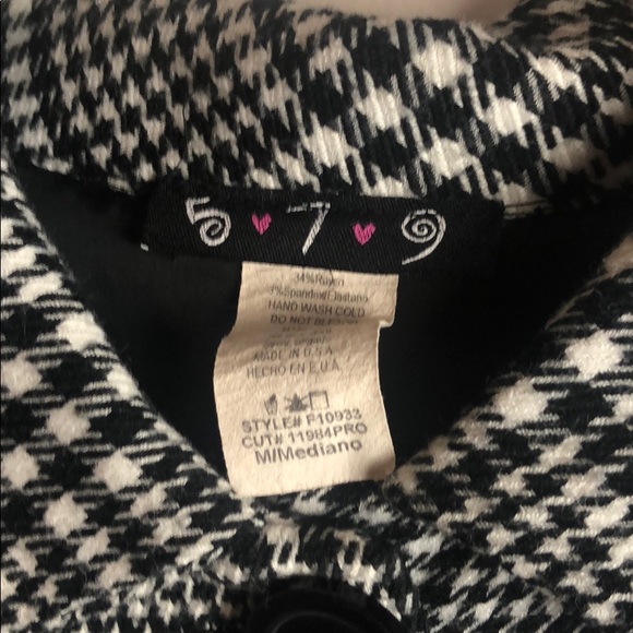 Houndstooth Jacket - Cape like Figure - Picture 3 of 4